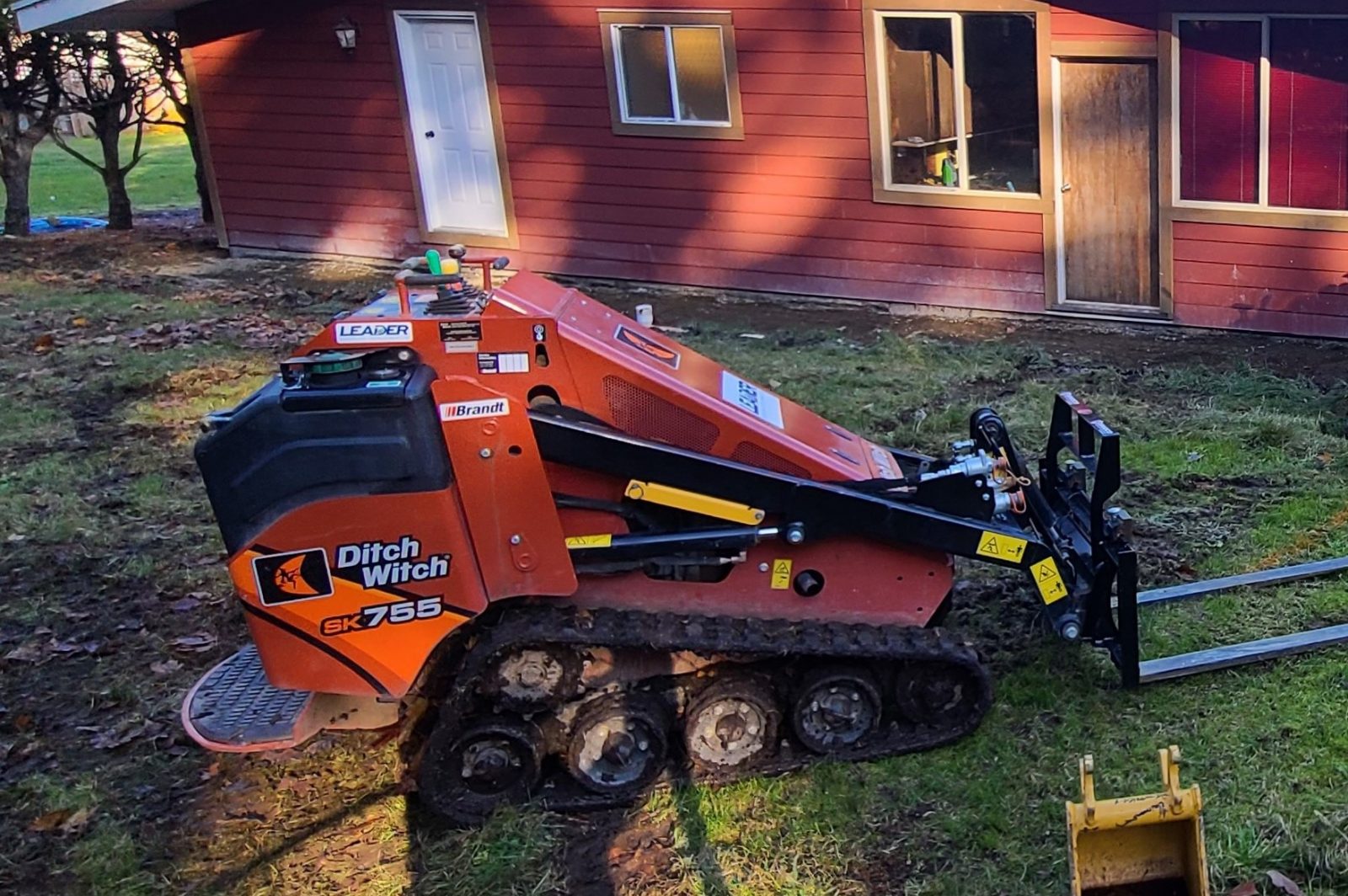 Ditch Witch SK755 Mini Track Skid Steer